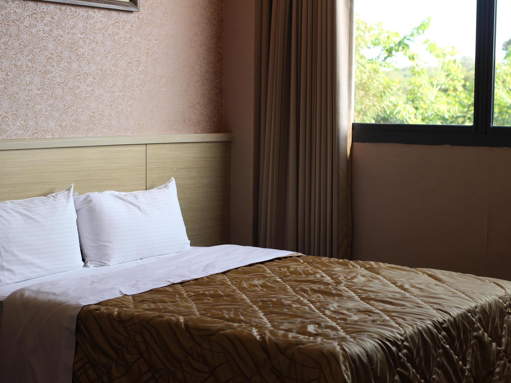 Home Full Hotel Цзиньчэн Экстерьер фото